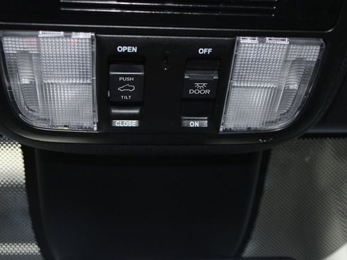 Used 2023 Honda Odyssey Sport image 41