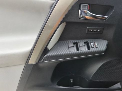 Used 2013 Toyota RAV4 Limited FWD image 25