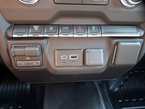 New 2026 GMC Sierra 2500 Pro AWD/4WD image 16