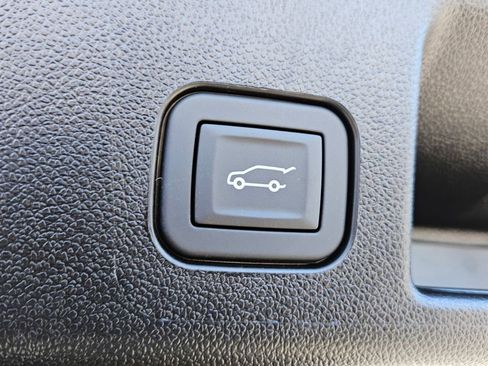 New 2026 Chevrolet Equinox EV LT image 11