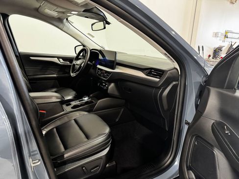 Used 2025 Ford Escape Platinum AWD/4WD image 22