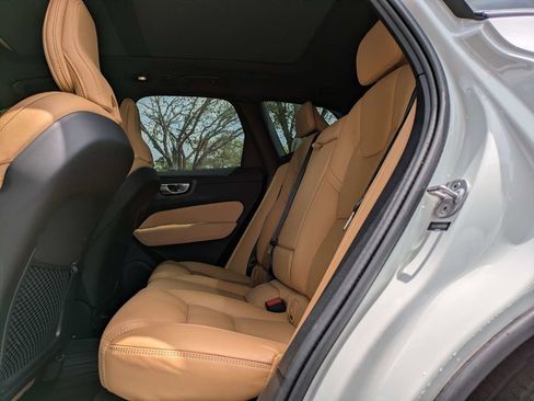 Used 2024 Volvo XC60 B5 Ultimate w/ Protection Package Premier AWD/4WD image 16