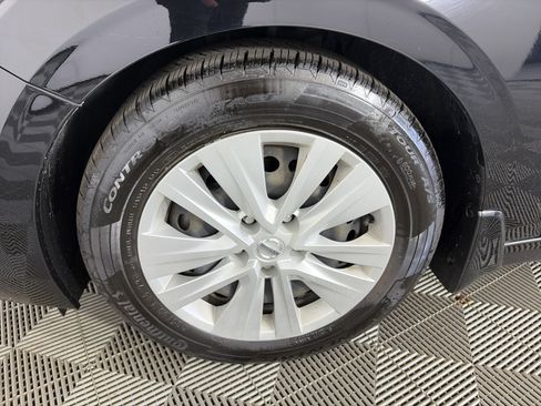 Used 2022 Nissan Sentra S w/ Lighting Package FWD image 13