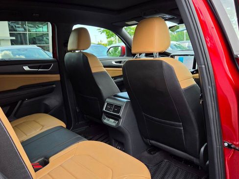 Certified 2024 Volkswagen Atlas Cross Sport SEL R-Line AWD/4WD image 59