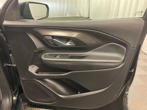 Used 2024 GMC Terrain SLE image 29