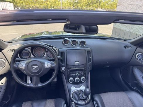 Used 2013 Nissan 370Z Touring RWD image 26