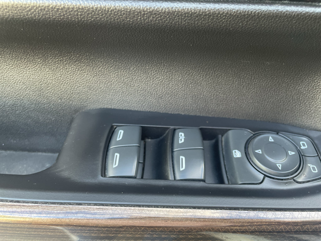 Used 2022 Chevrolet Silverado 1500 RST AWD/4WD image 27