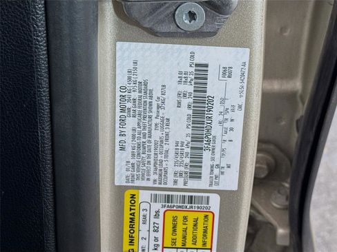 Used 2018 Ford Fusion SE w/ Equipment Group 201A image 14