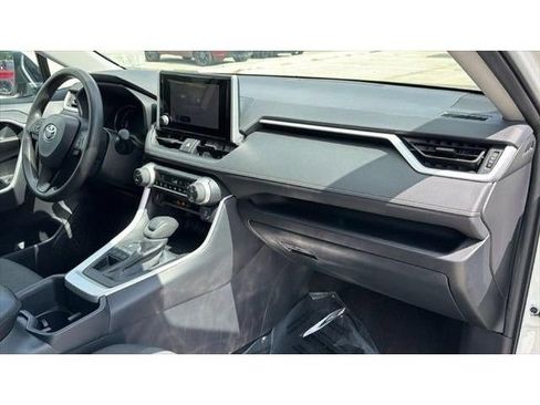 Certified 2025 Toyota RAV4 XLE AWD/4WD image 40