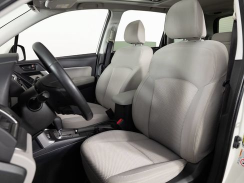 Used 2017 Subaru Forester 2.5i Premium AWD/4WD image 16