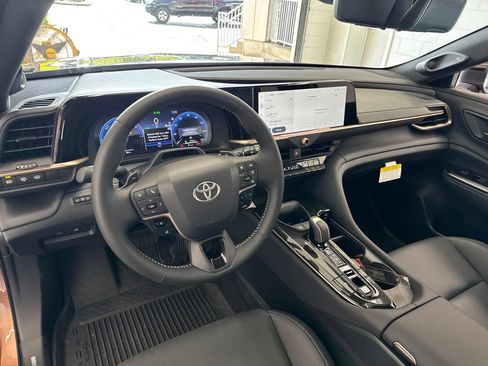Used 2026 Toyota Crown Signia w/ Advanced Technology Package AWD/4WD image 17