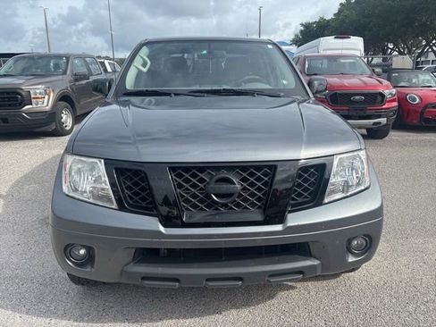 Used 2021 Nissan Frontier SV w/ Midnight Edition Floor Mats AWD/4WD image 2