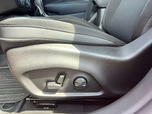 Used 2023 Jeep Renegade Latitude w/ Sun/Sound Group AWD/4WD image 13