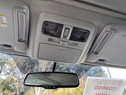 Used 2015 Subaru Forester 2.5i Premium image 19