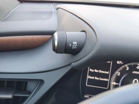 Certified 2025 Lexus ES 350 w/ Premium Package FWD image 32