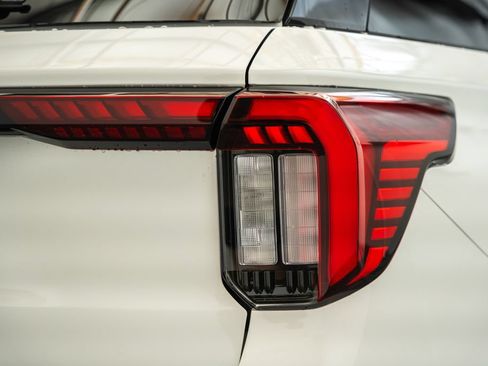 New 2026 Ford Explorer Active w/ Active Comfort Package AWD/4WD image 8
