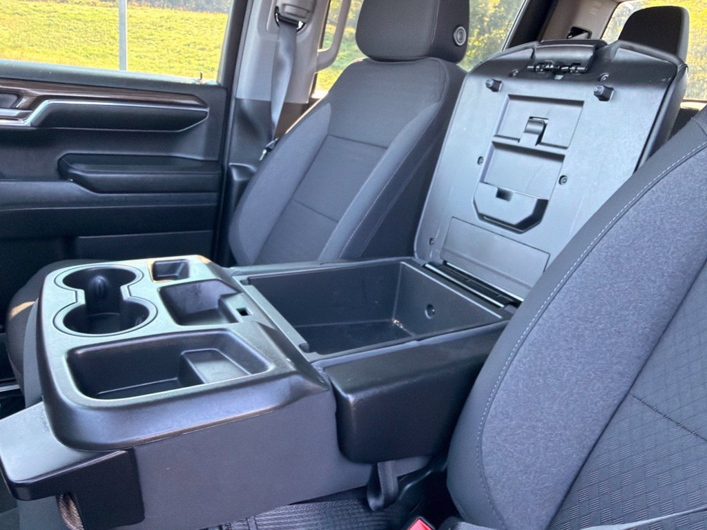 Used 2023 Chevrolet Silverado 1500 LT AWD/4WD image 31