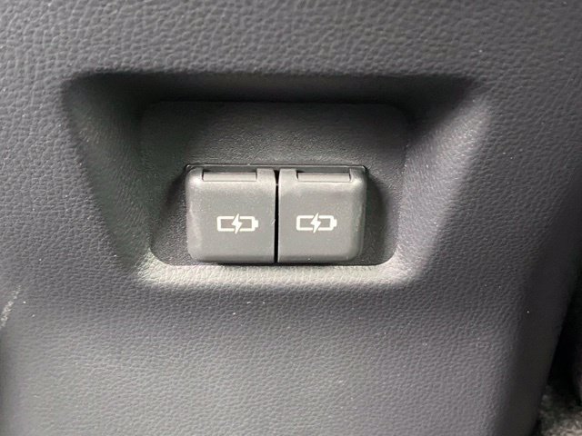 Certified 2025 Toyota RAV4 Limited w/ Advanced Technology Package AWD/4WD image 31