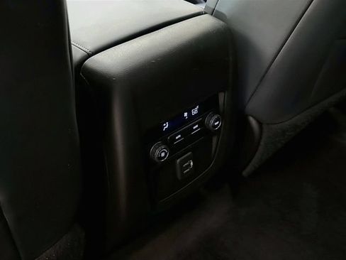 Used 2018 Buick Enclave Essence FWD image 26