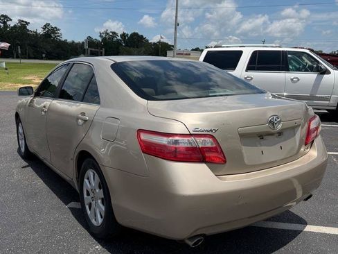 Used 2009 Toyota Camry XLE FWD image 5