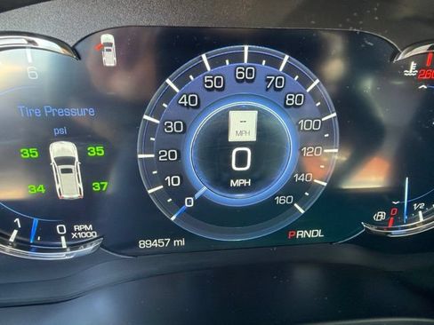 Used 2020 Cadillac Escalade Premium Luxury AWD/4WD image 18