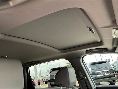 Used 2019 Honda CR-V Touring image 13