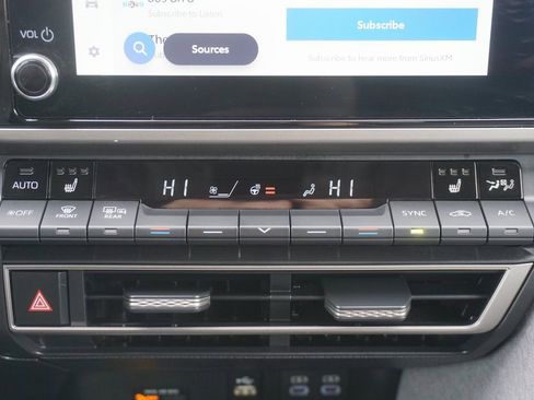 Used 2025 Toyota Camry LE image 13