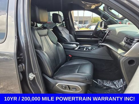 Used 2024 Jeep Wagoneer L Series II RWD image 18