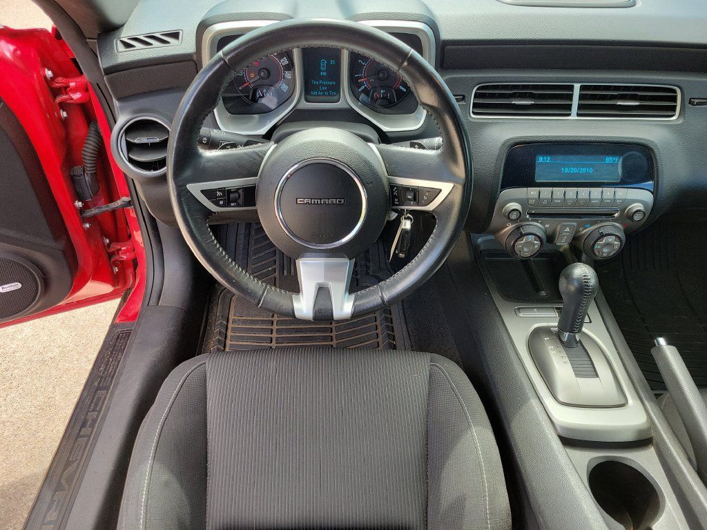 Used 2011 Chevrolet Camaro LT RWD image 9