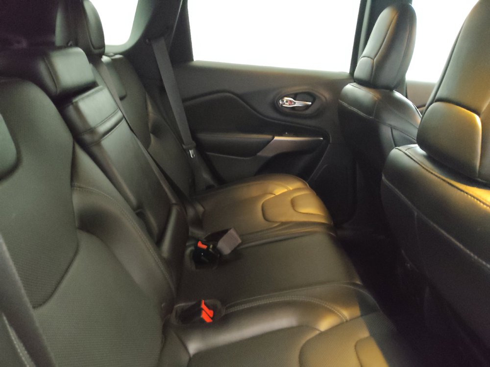 Used 2019 Jeep Cherokee Limited AWD/4WD image 19