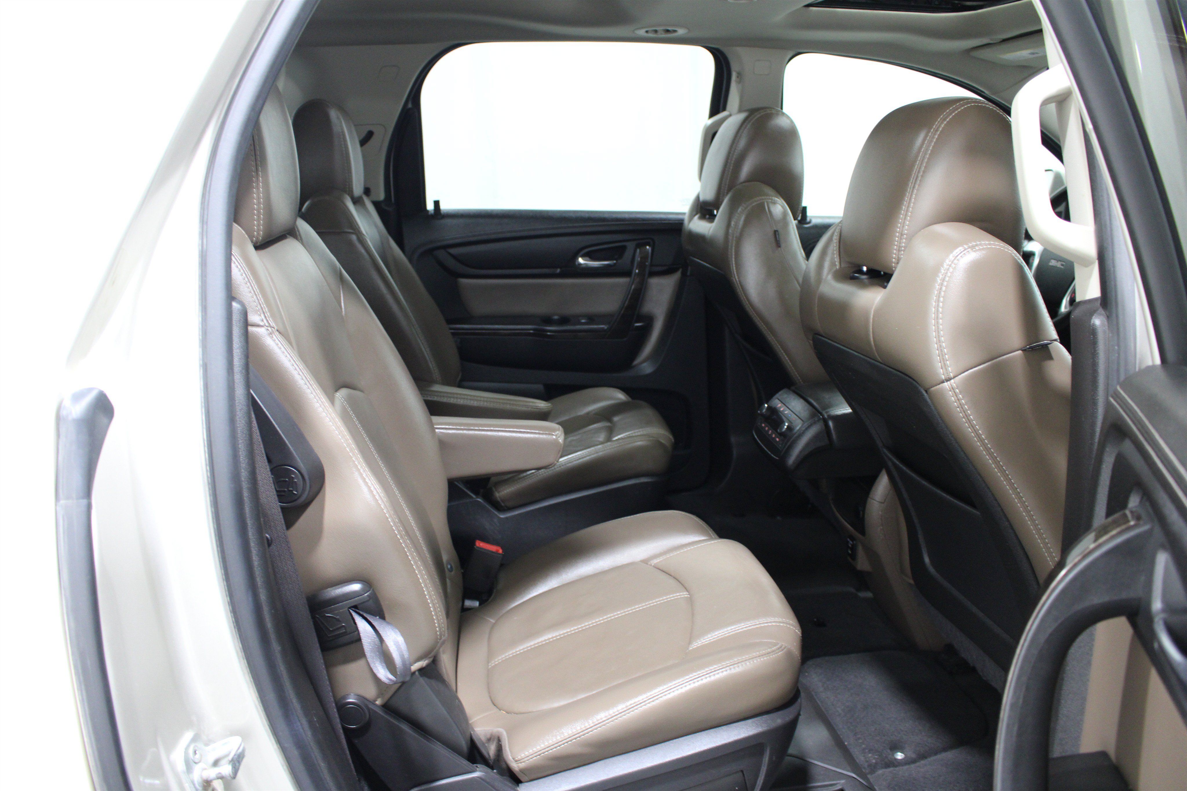 Used 2015 GMC Acadia SLT w/ Open Road Package FWD image 27