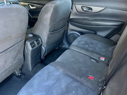 Used 2015 Nissan Rogue SV AWD/4WD image 40