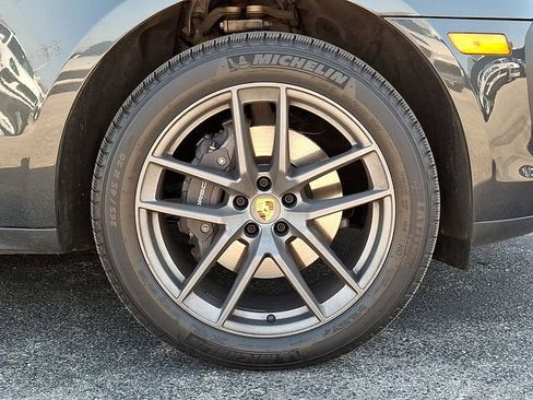 Used 2026 Porsche Macan image 12