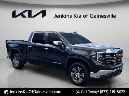 Used 2025 GMC Sierra 1500 SLT AWD/4WD image 1