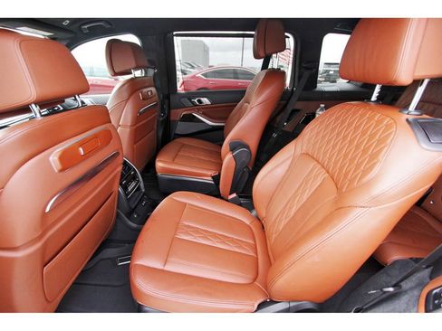 Used 2023 BMW X7 xDrive40i w/ M Sport Package image 7