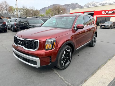 Used 2024 Kia Telluride EX w/ EX Captain's Chair Package AWD/4WD image 8