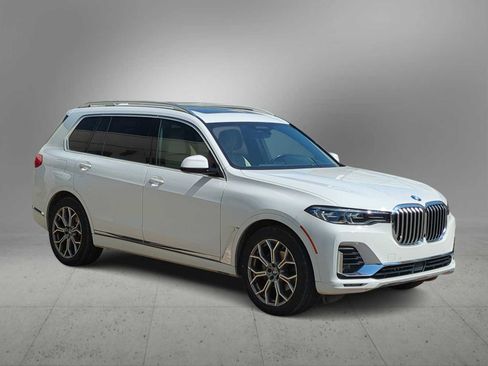 Certified 2022 BMW X7 xDrive40i w/ Executive Package image 2