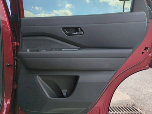 New 2026 Nissan Pathfinder SV FWD image 32