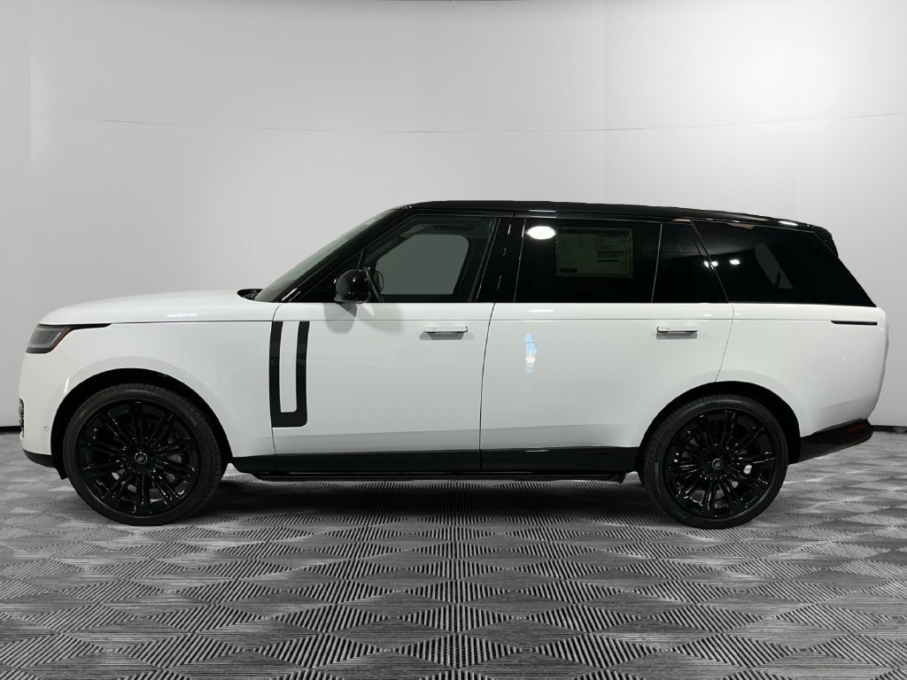Used 2025 Land Rover Range Rover Long Wheelbase SE AWD/4WD image 2