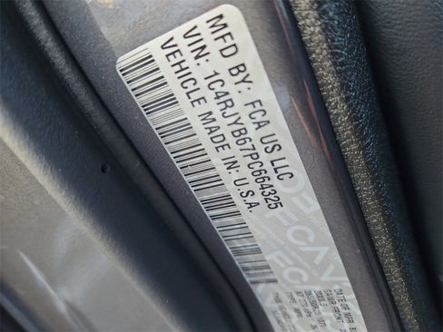 Used 2023 Jeep Grand Cherokee 4WD 4xe image 14