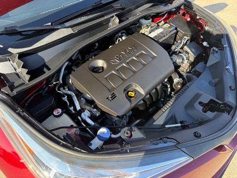 Used 2018 Toyota C-HR XLE FWD image 30