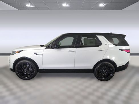 Used 2025 Land Rover Discovery Dynamic SE image 2
