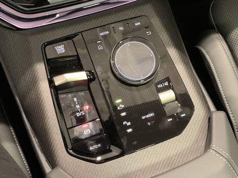 Used 2025 BMW X3 xDrive30i w/ Premium Package image 23