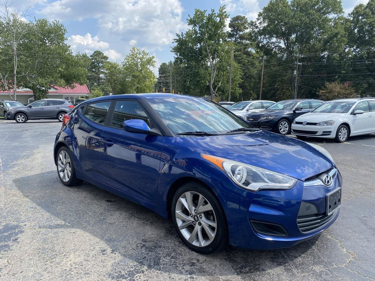 Used 2016 Hyundai Veloster FWD image 3
