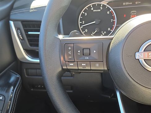 Used 2024 Nissan Rogue SV image 21