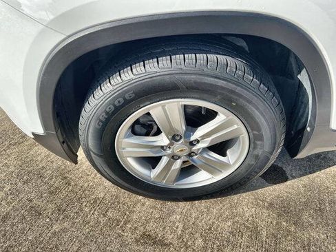Used 2018 Chevrolet Trax LT w/ LT Convenience Package FWD image 33
