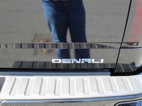 Used 2015 GMC Sierra 1500 Denali RWD image 9
