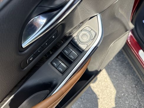 Used 2019 Cadillac XT4 Premium Luxury AWD/4WD image 17