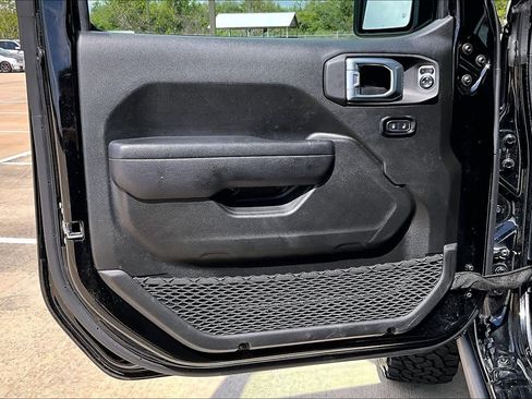 Used 2024 Jeep Wrangler Unlimited Rubicon w/ Convenience Group AWD/4WD image 22