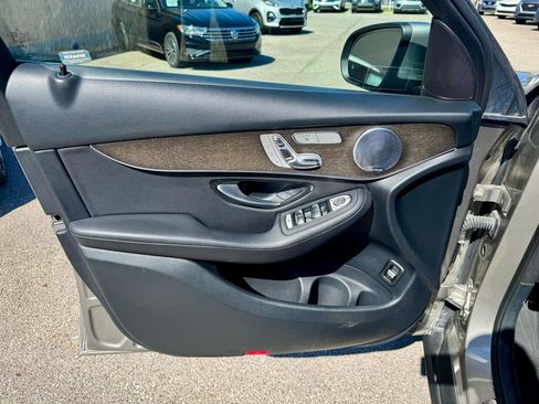 Used 2020 Mercedes-Benz GLC 300 4MATIC image 11